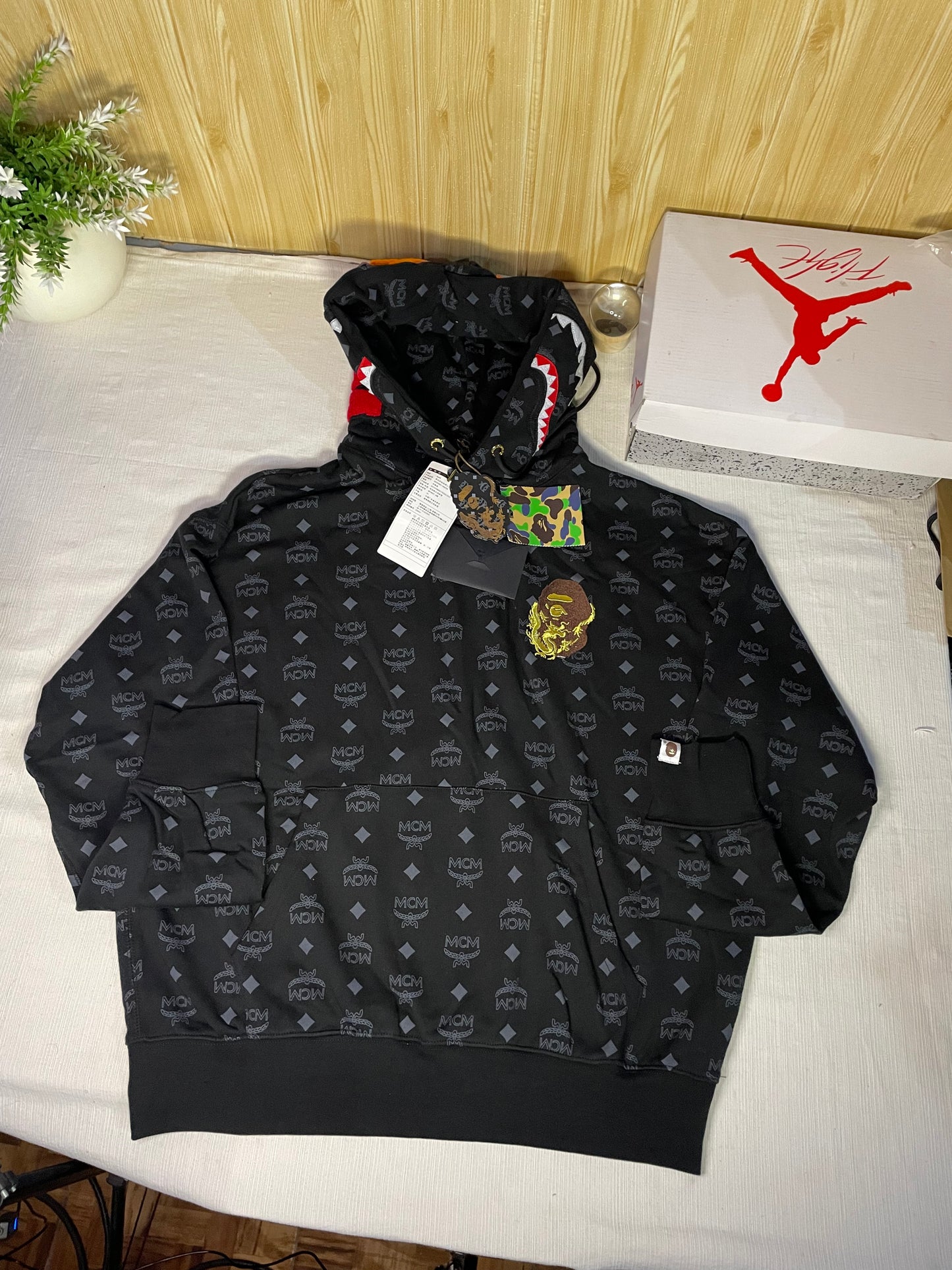 Bape shark x mcm hoodie (entrega inmediata)