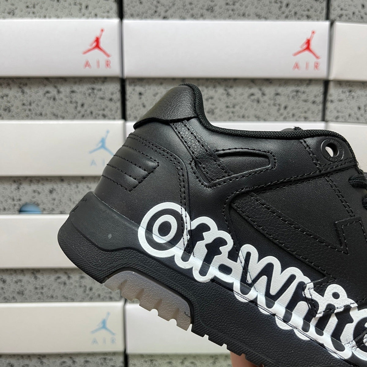 Off White Out Of Office Logo Print Negro
