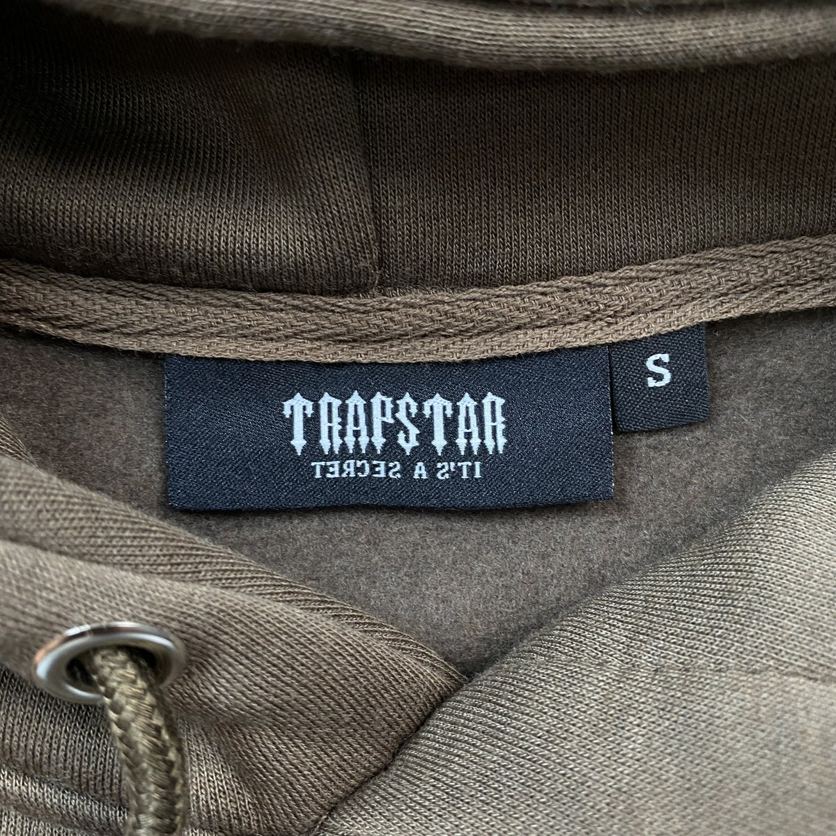 Conjunto Trapstar Irongate Arch Chenille 2.0 Marrón