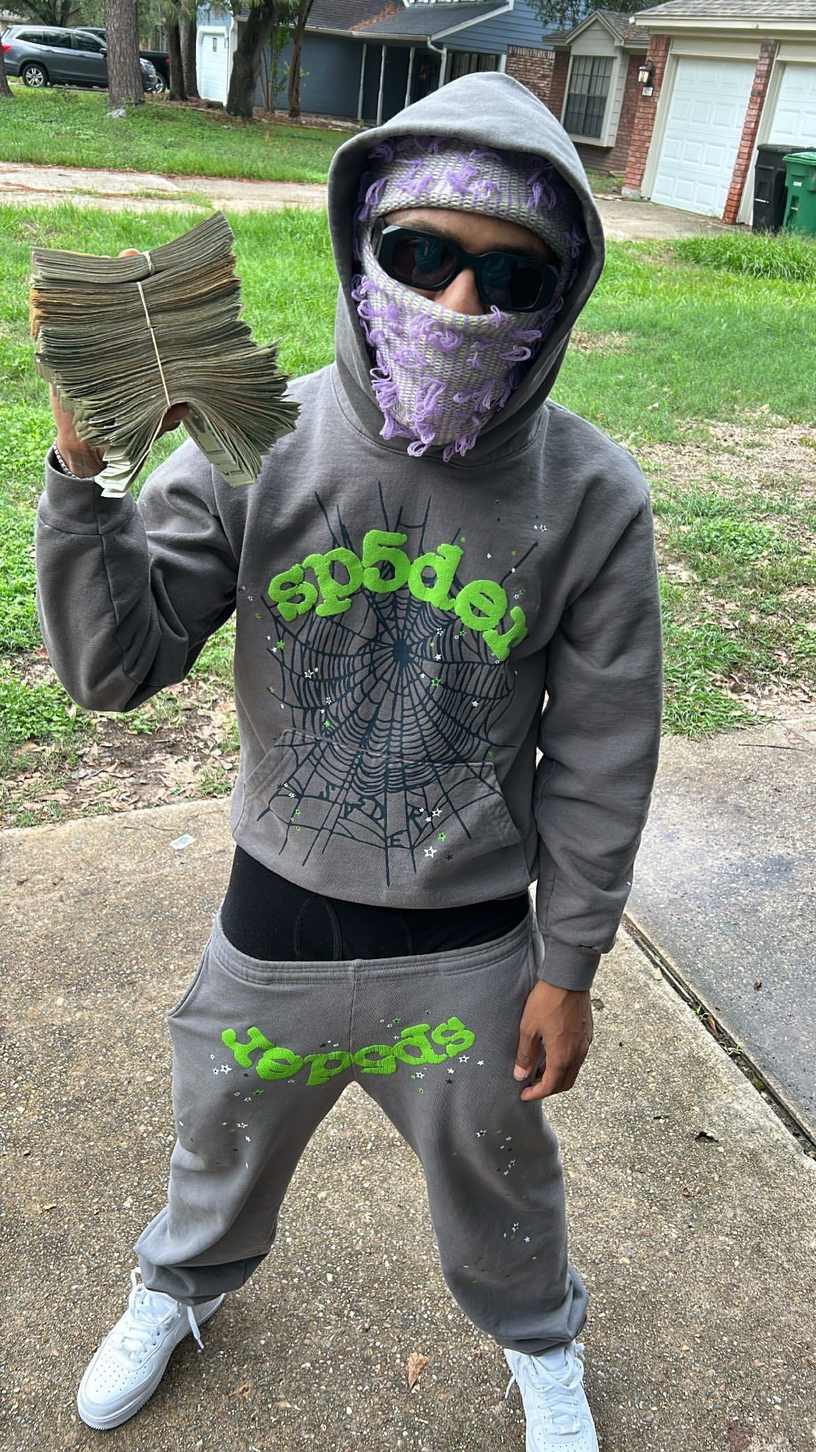 Sp5der suit