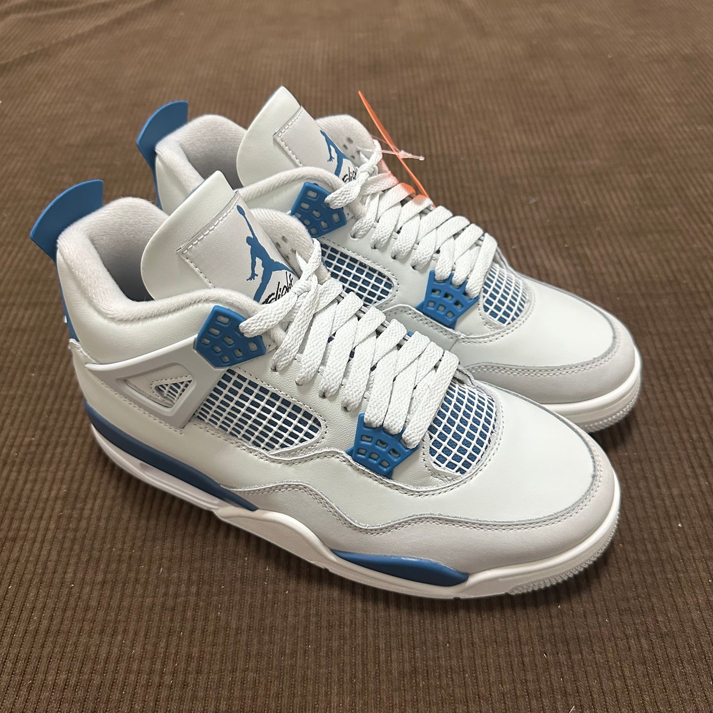 JORDAN RETRO 4