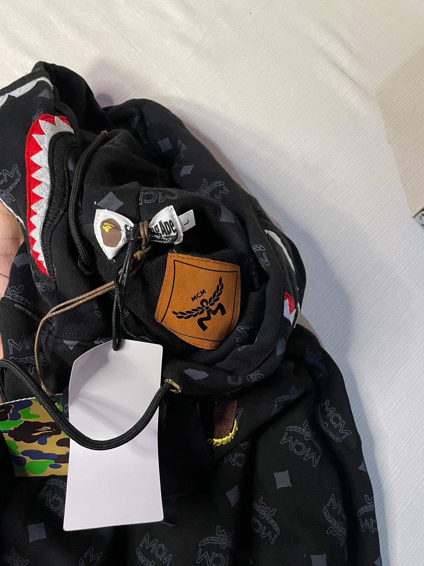 Bape shark x mcm hoodie (entrega inmediata)