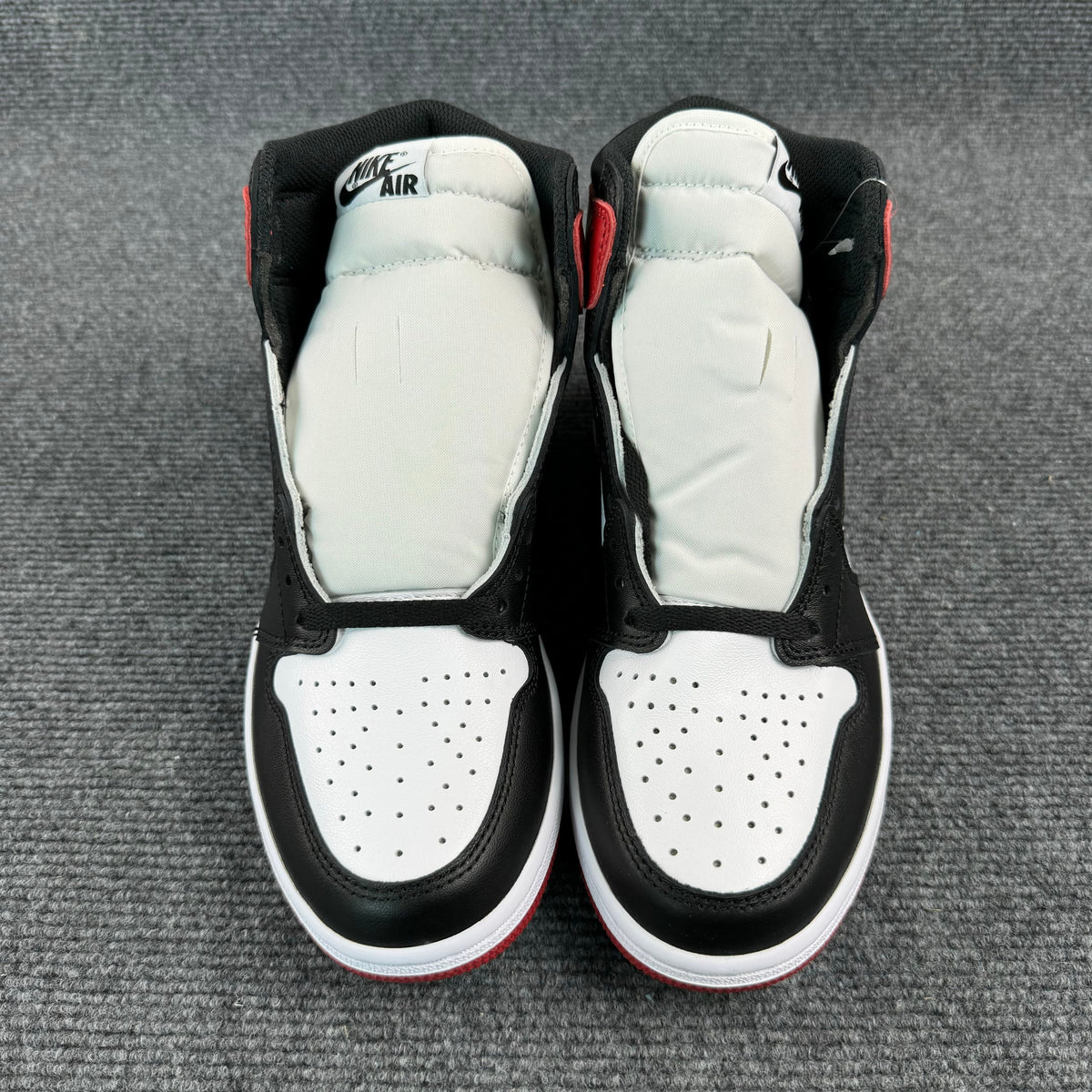 AIR JORDAN 1 HIGH RETRO "BLACK TOE" (2016)