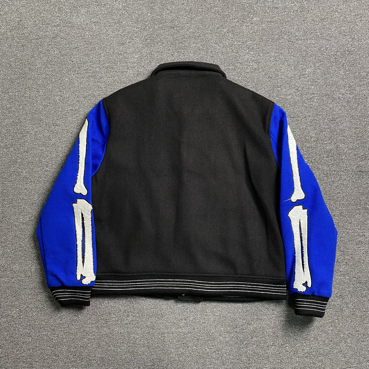 Campera Amiri Bones Bomber Negra Azul