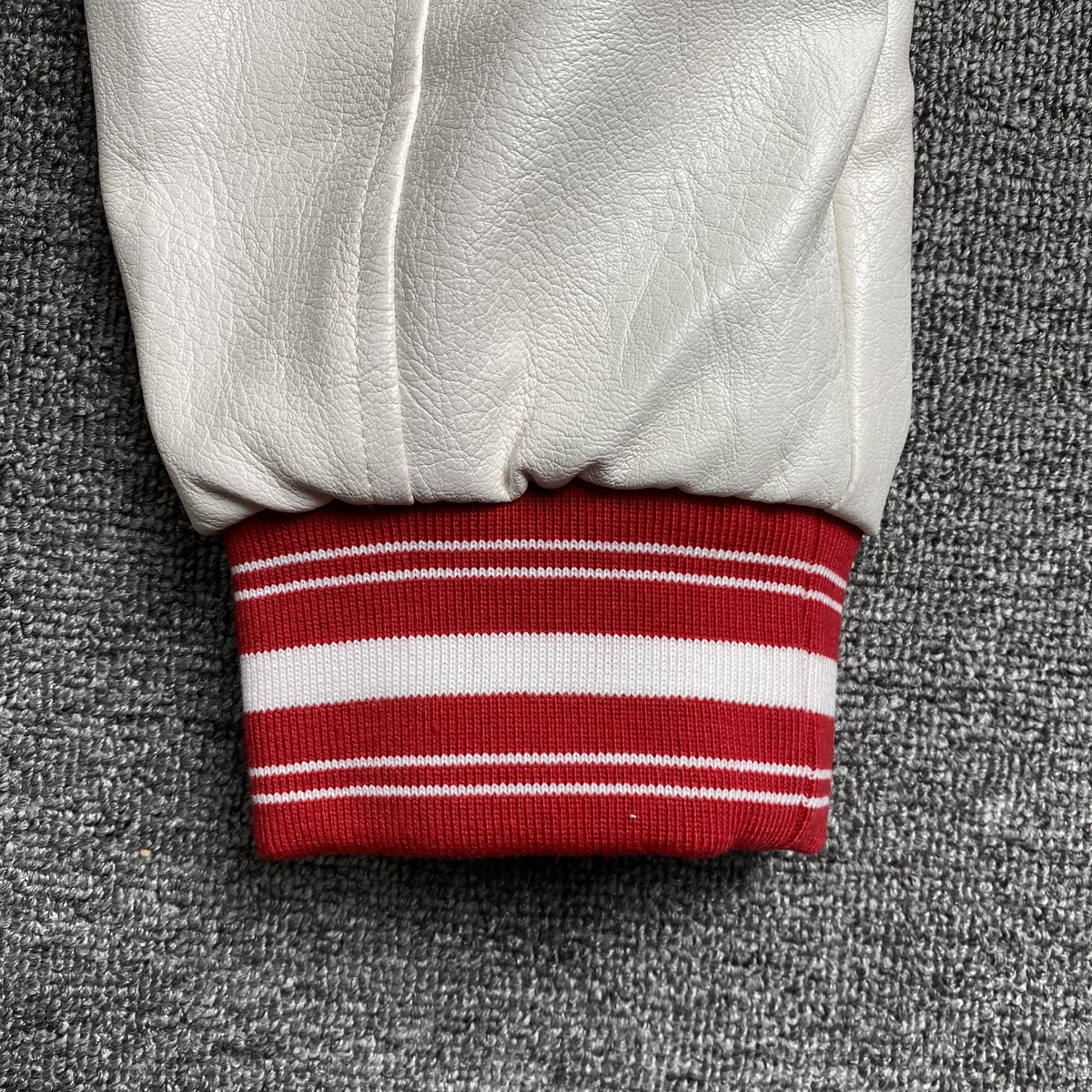 Campera Amiri Logo Patch Tiger Roja