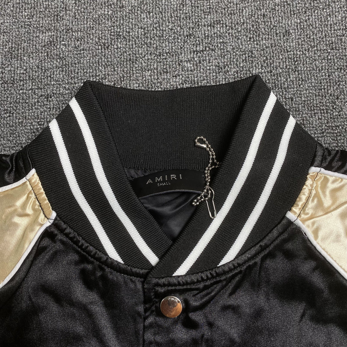 Campera Amiri Satin Flames Souvenir Bomber Negra