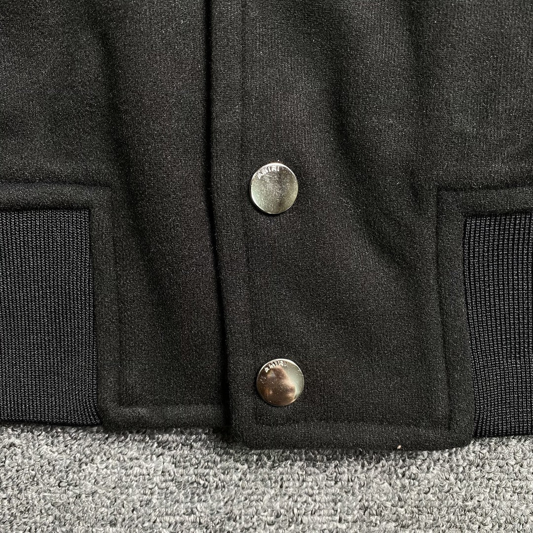 Campera Amiri Staggered Logo Bomber Negra