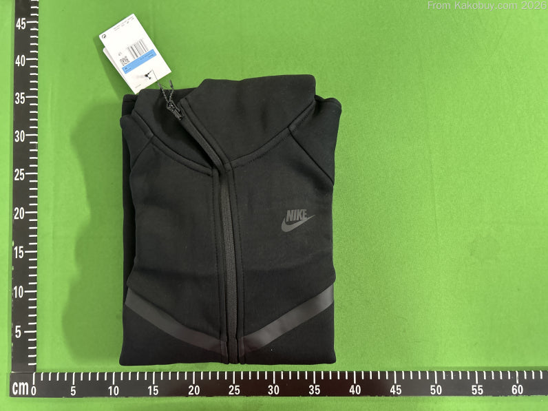 Nike tech black