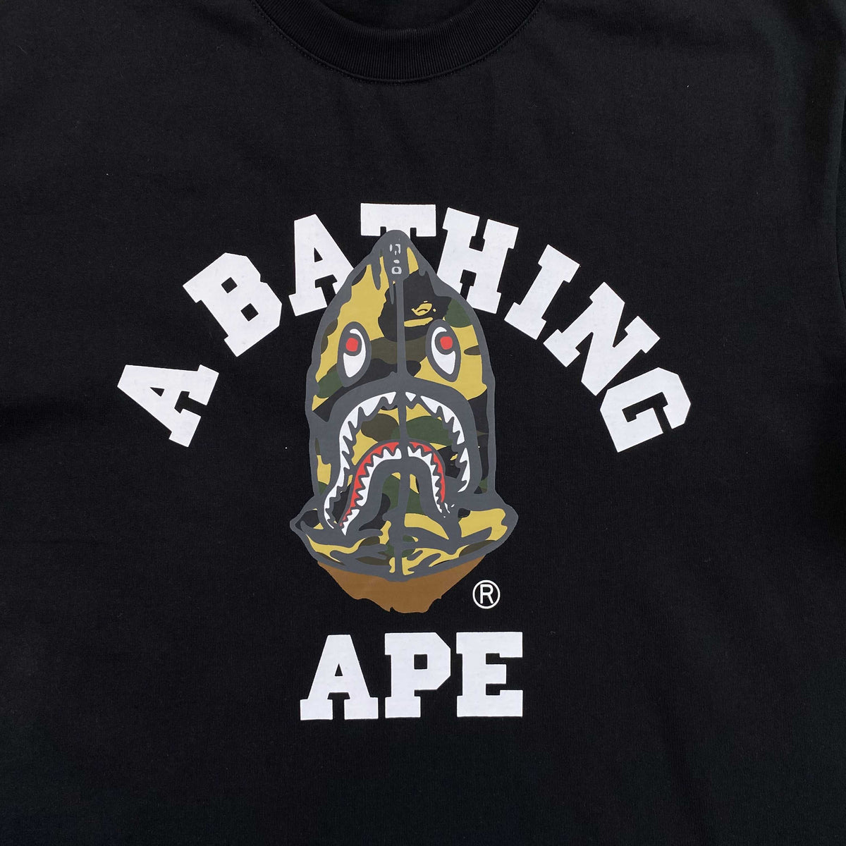 Remera Bape 1st Camo Shark Seijin Negra