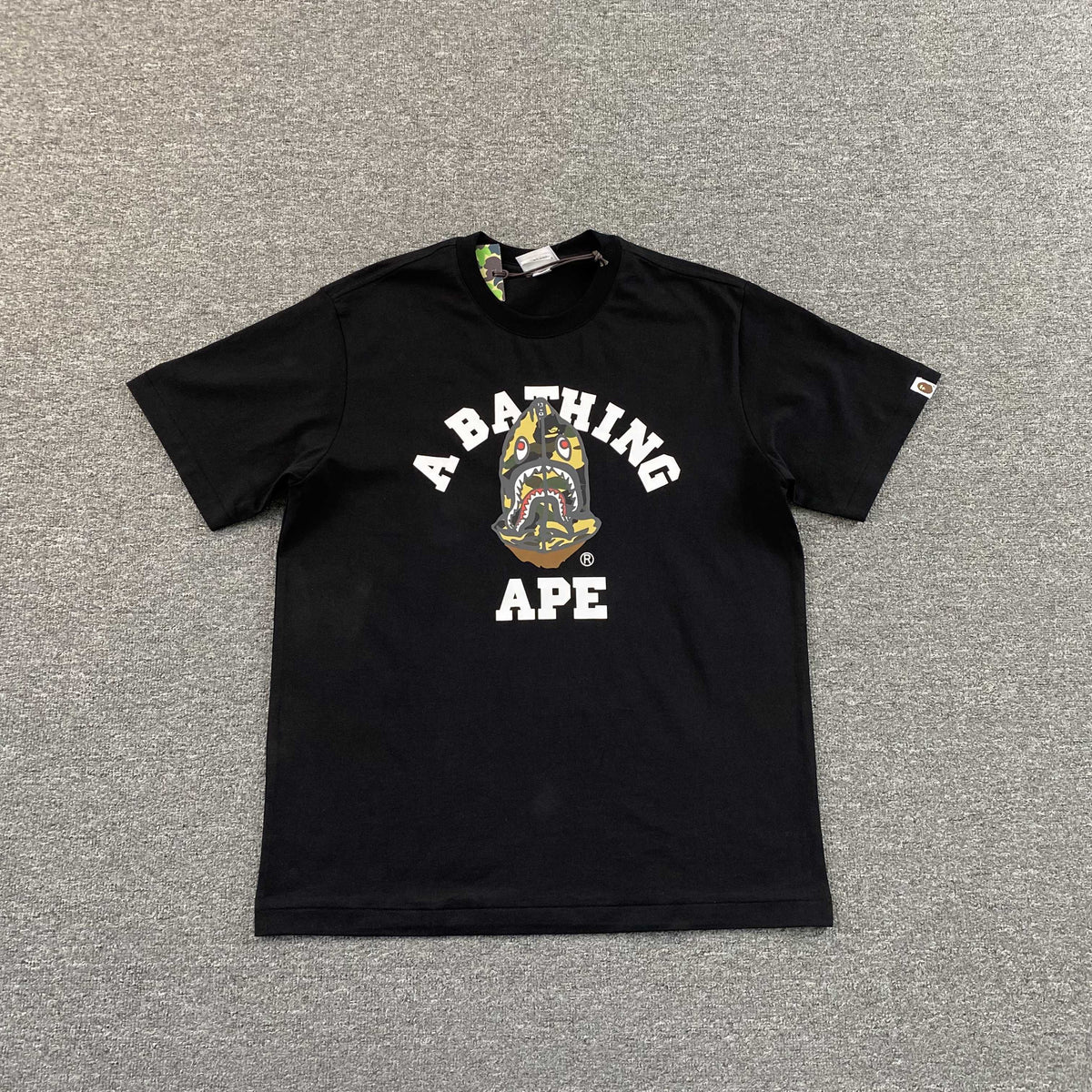 Remera Bape 1st Camo Shark Seijin Negra