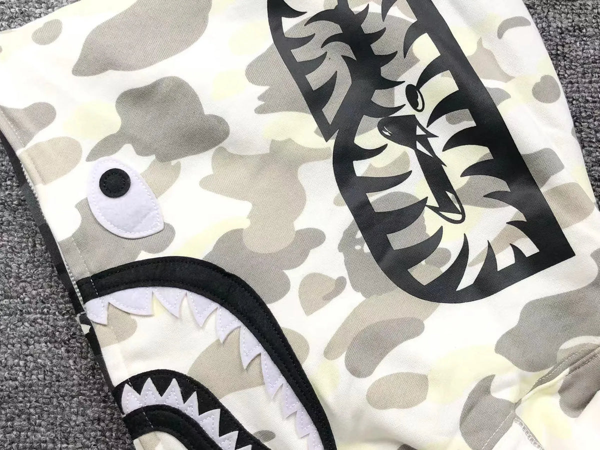 Campera Bape City Camo Half Shark Full Zip Negra Blanca