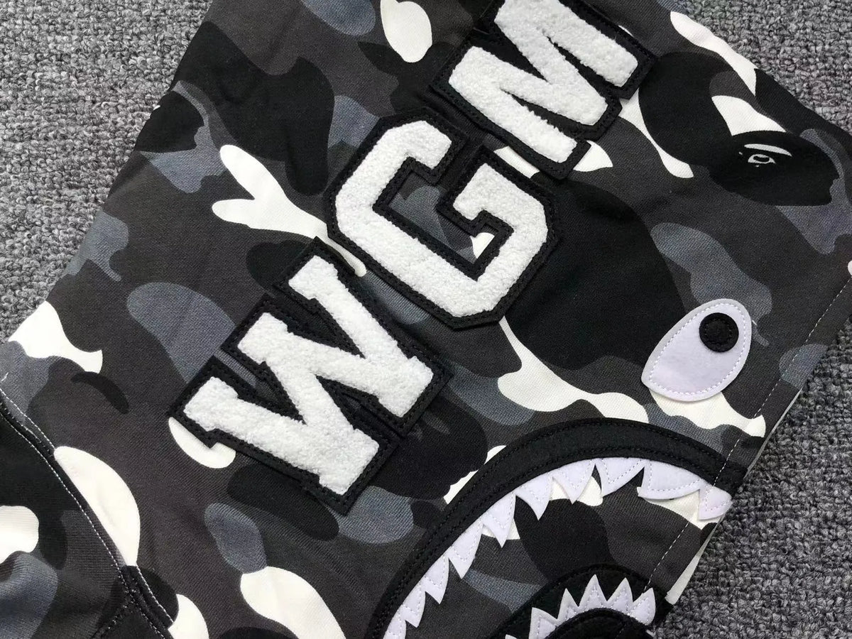 Campera Bape City Camo Half Shark Full Zip Negra Blanca