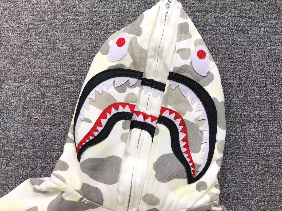 Campera Bape City Camo Shark Wide Full Zip Double Blanca
