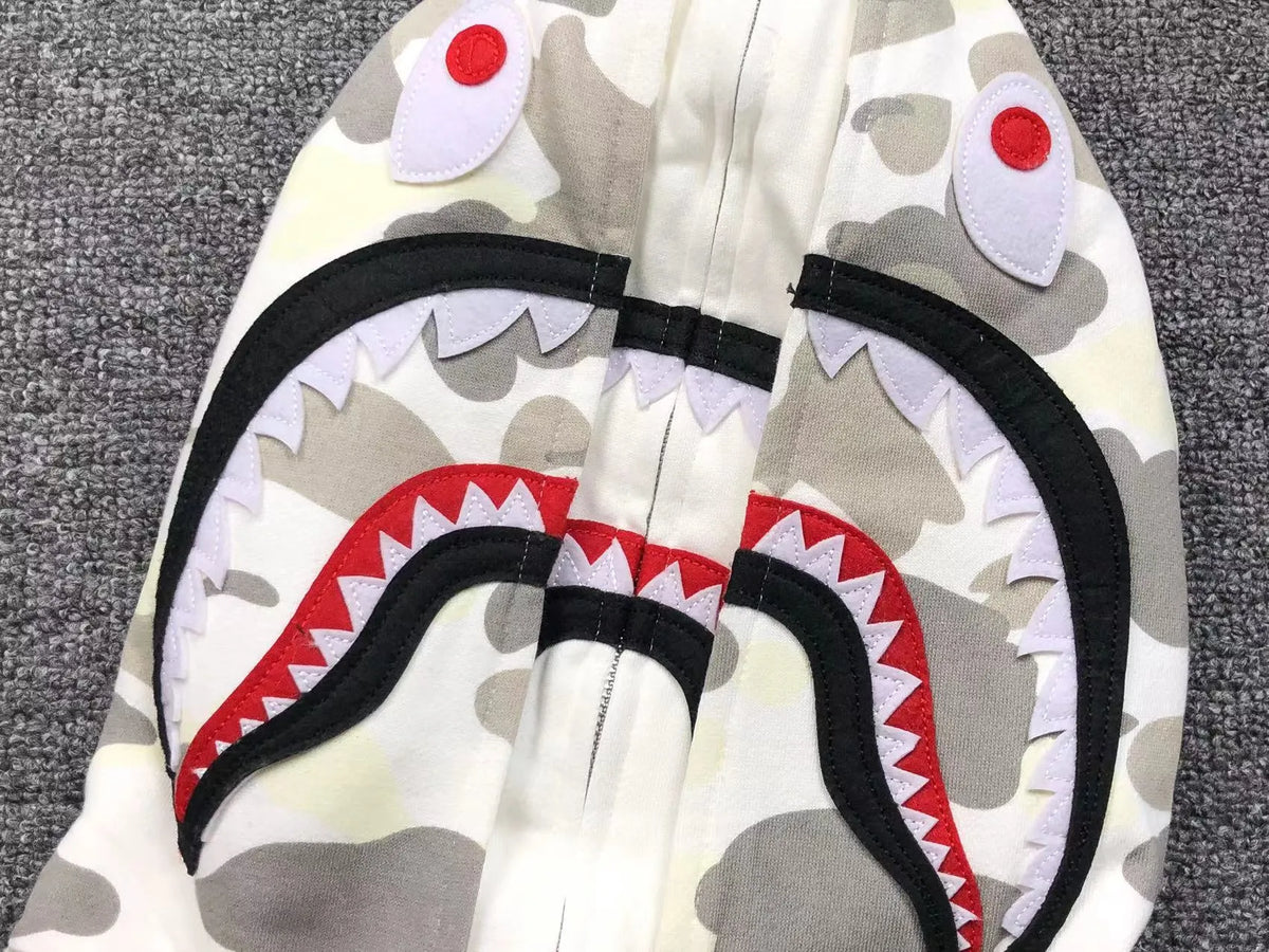 Campera Bape City Camo Shark Wide Full Zip Double Blanca