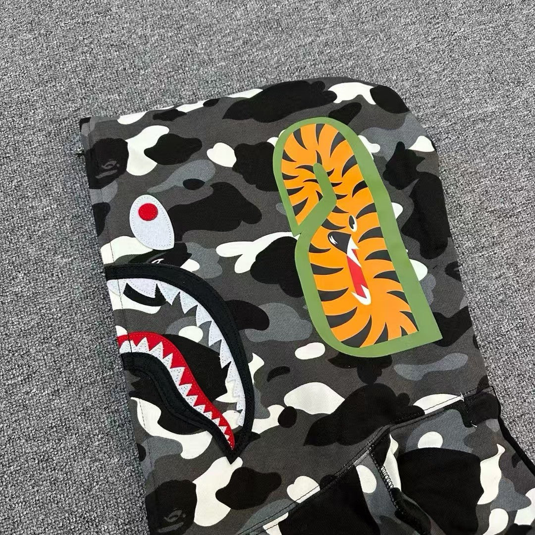 Campera Bape City Camo Tiger Shark Negra