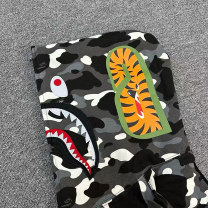 Campera Bape City Camo Tiger Shark Negra
