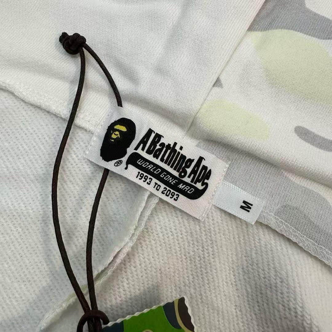 Campera Bape City Camo Tiger Shark Blanca