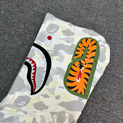 Campera Bape City Camo Tiger Shark Blanca
