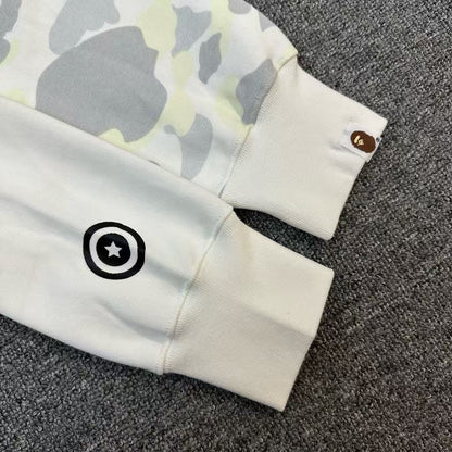 Campera Bape City Camo Tiger Shark Blanca