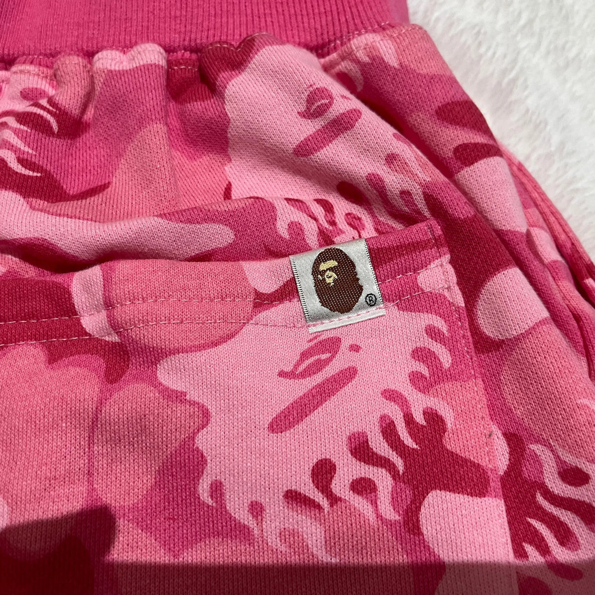 Shorts Bape Fire Camo Sweat Rosa
