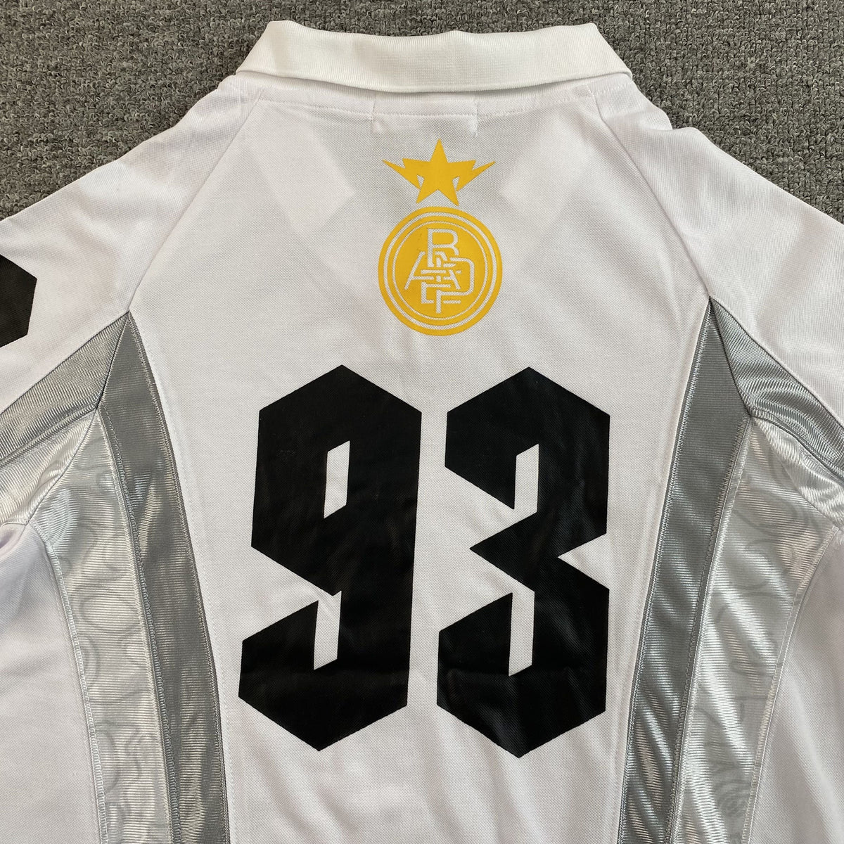 Remera Bape Multi Logo Soccer Jersey Blanca