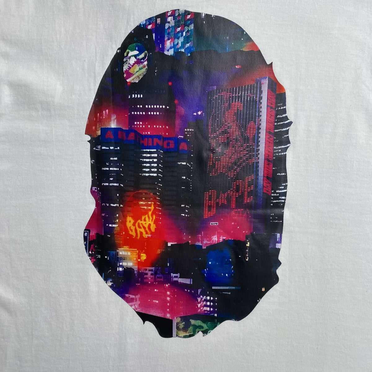 Remera Bape Neon Tokyo Big Ape Head Blanca