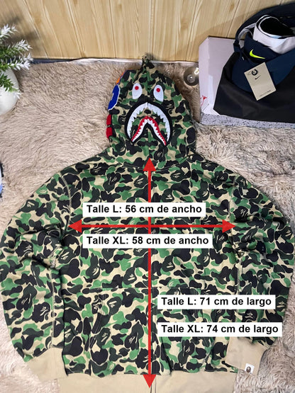 Medidas Bape shark hoodie green camo: L 71x56 cm, XL 74x58 cm