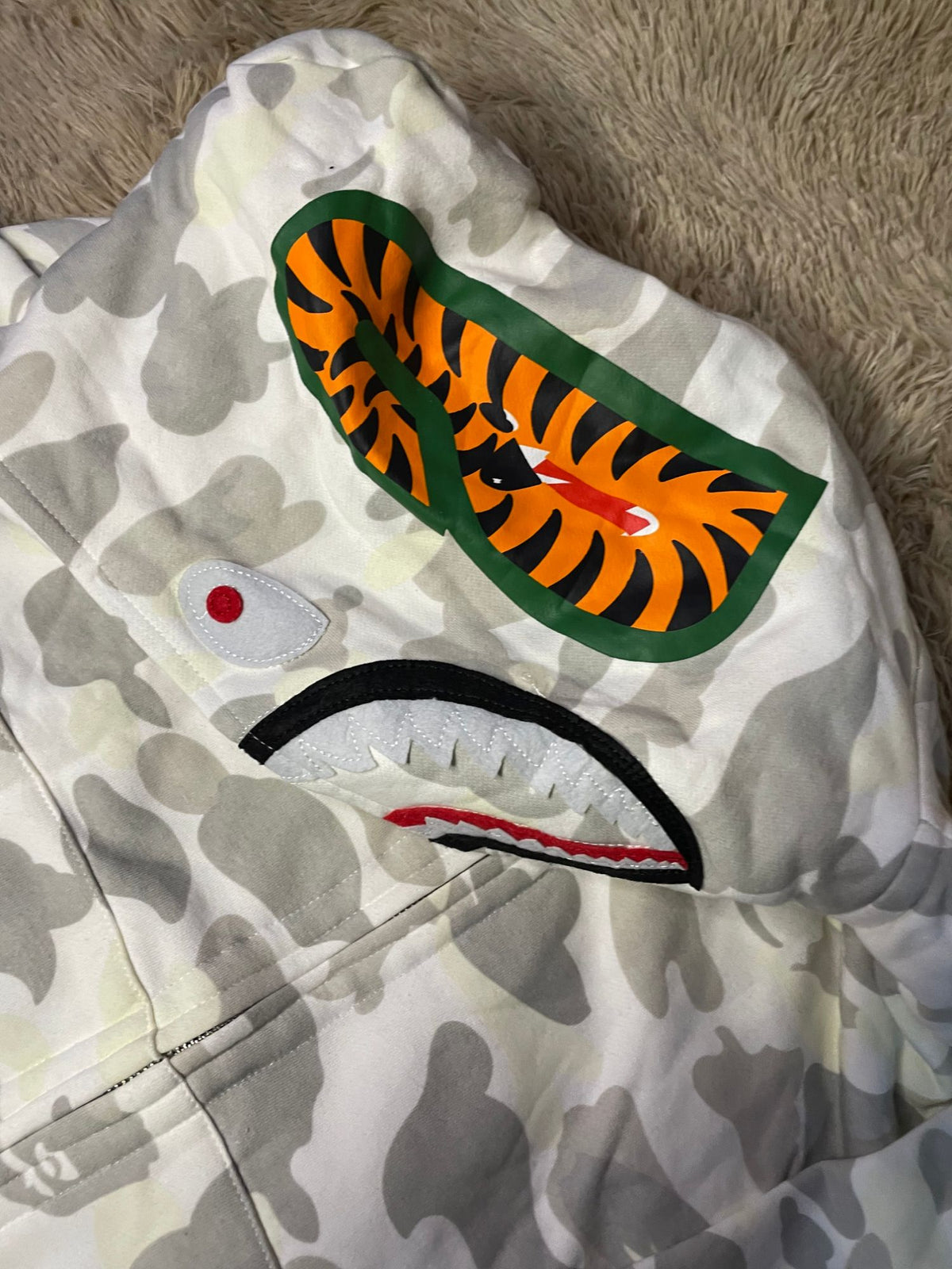 Manga tigre Bape shark
