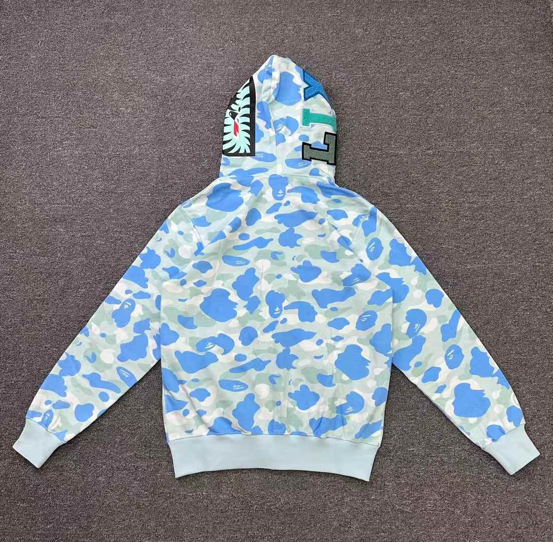 Campera Bape x Stray Kids Felix Shark Celeste