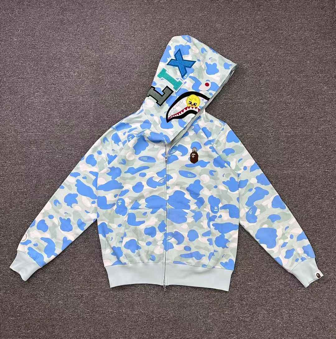 Campera Bape x Stray Kids Felix Shark Celeste