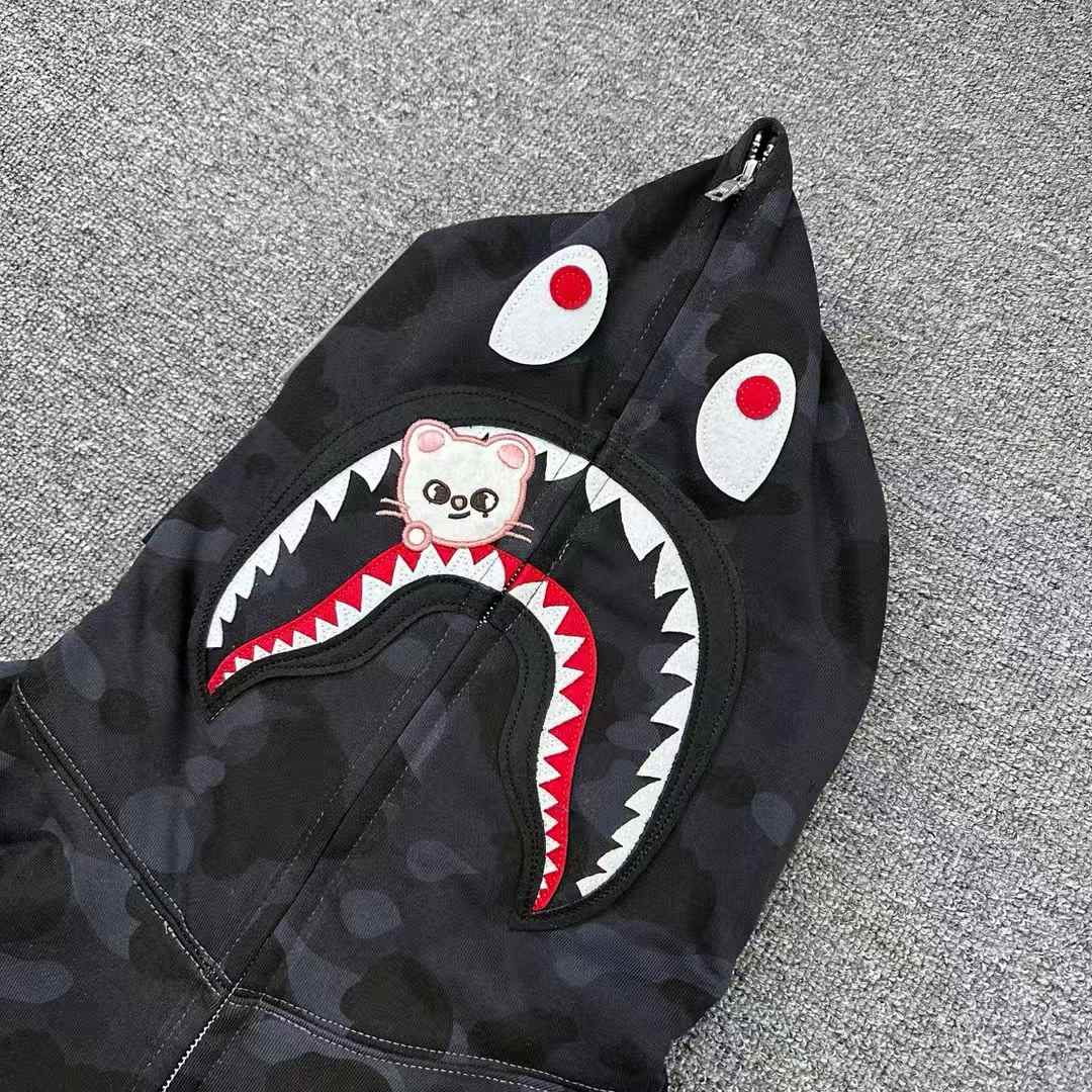 Campera Bape x Stray Kids Hyunjin Shark Negra