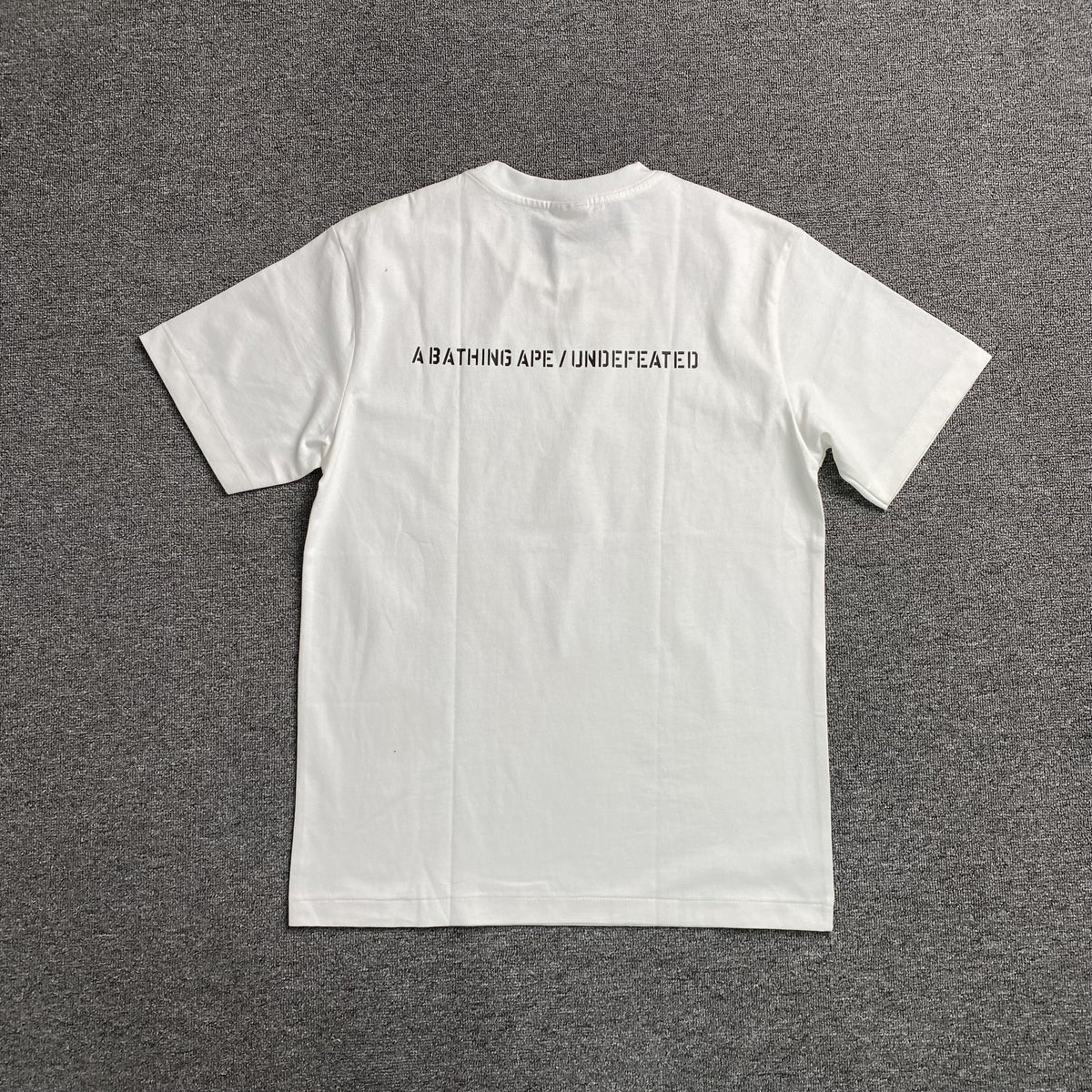 Remera Bape x Undefeated Blanca