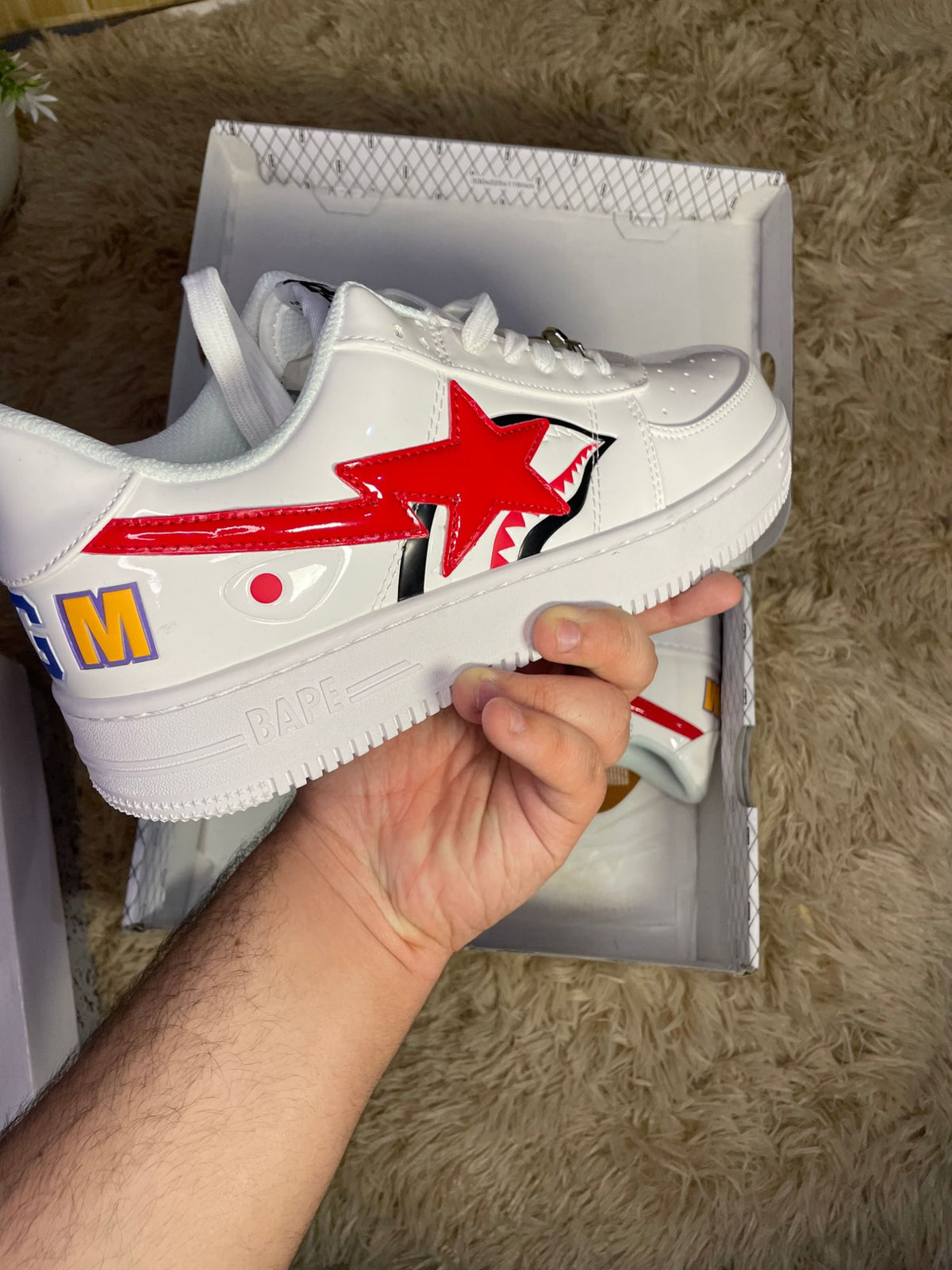Bapesta Shark blanca y roja