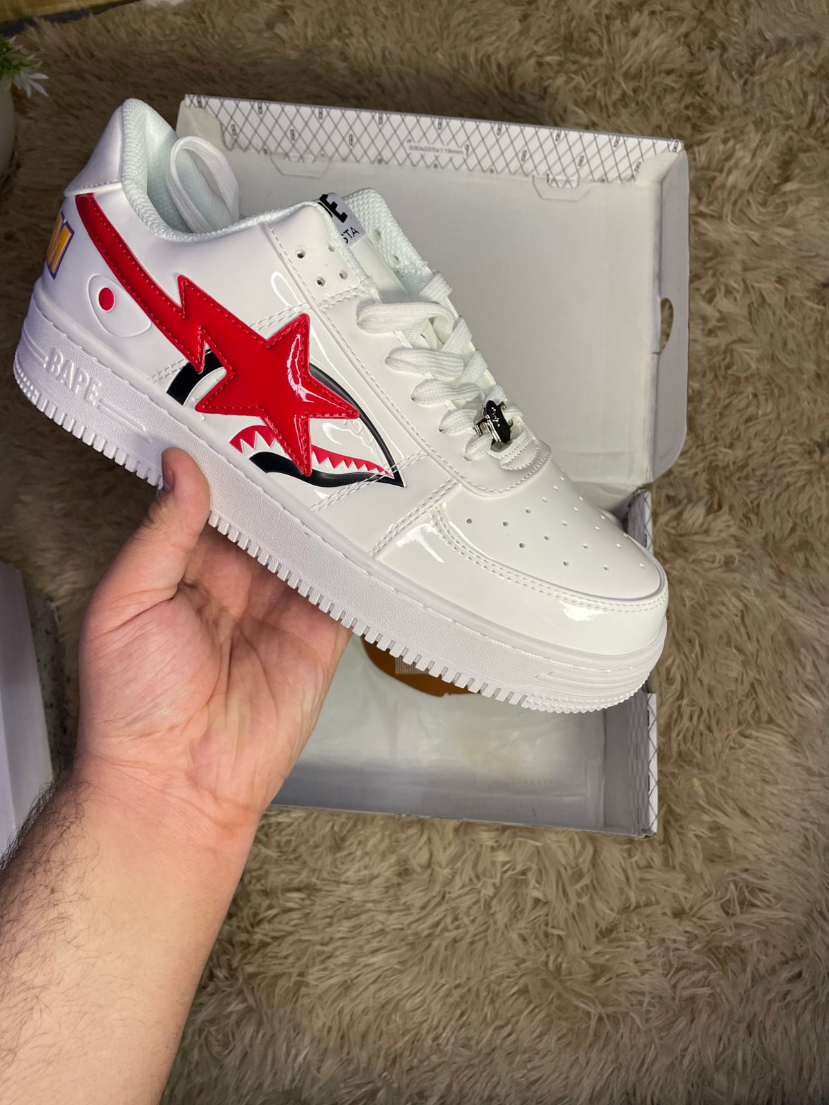 Bapesta Shark blanca y roja