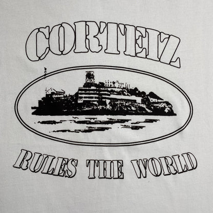 Remera Corteiz Alcatraz Rules The World Blanca