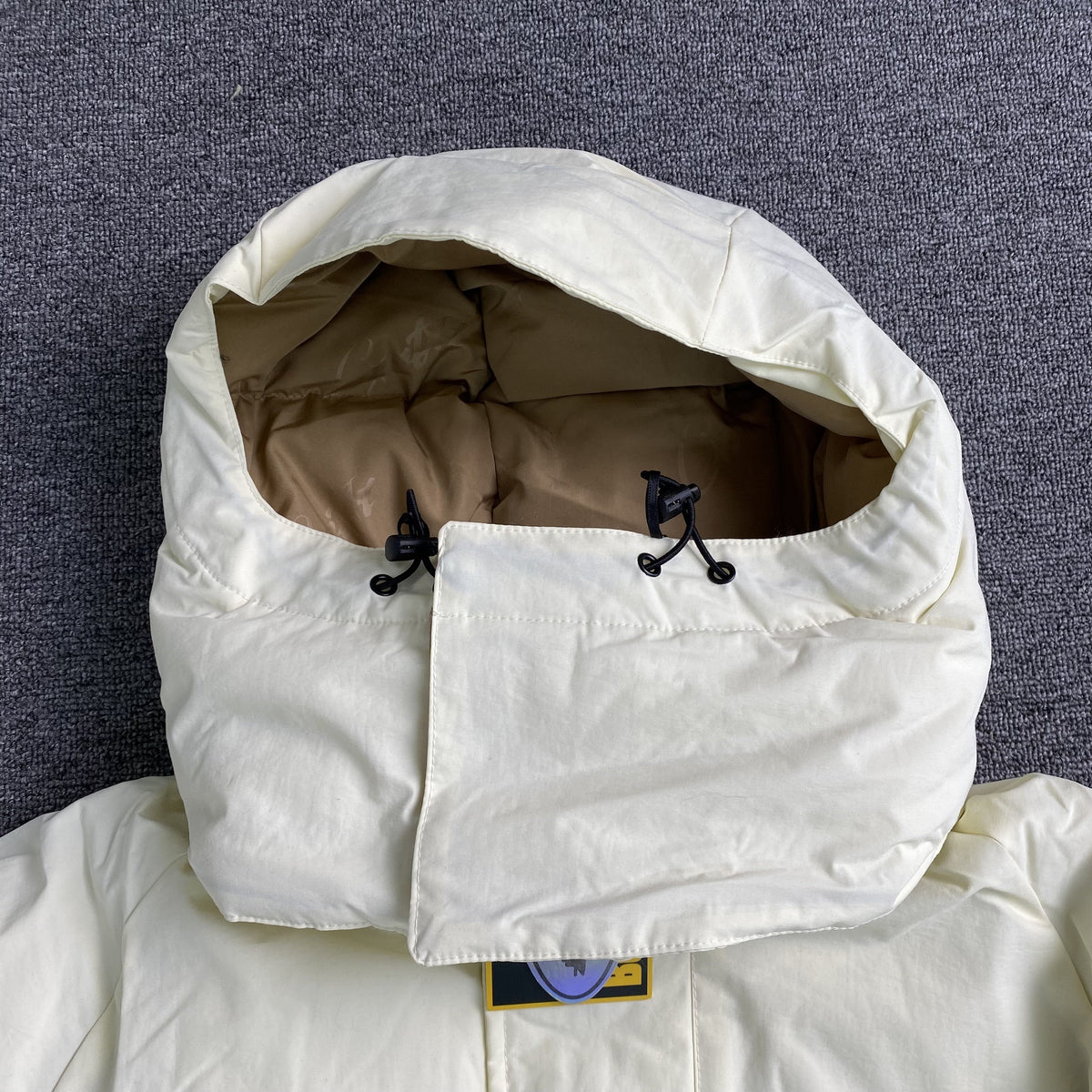 Campera Corteiz Bolo B.I.G Crema
