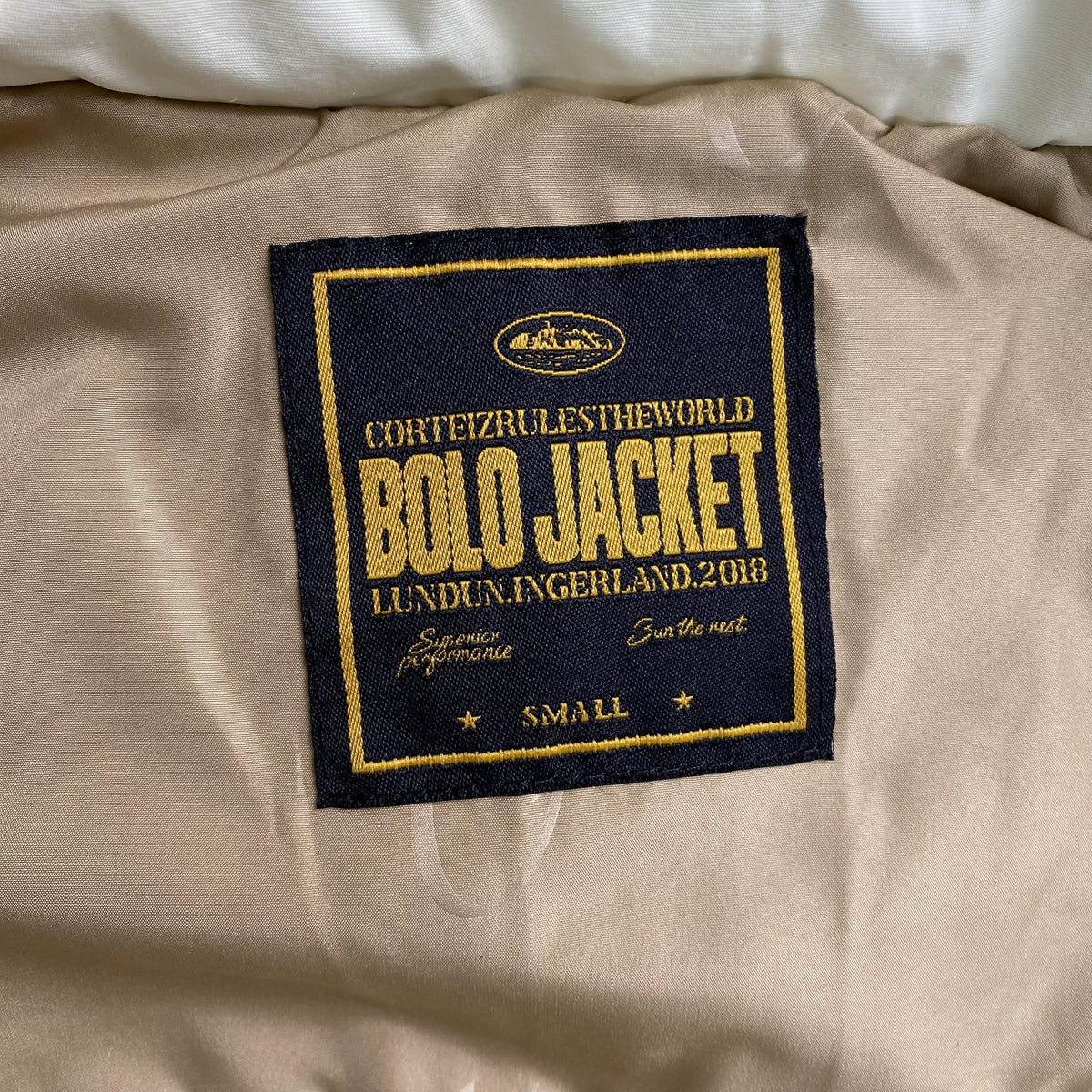Campera Corteiz Bolo B.I.G Crema