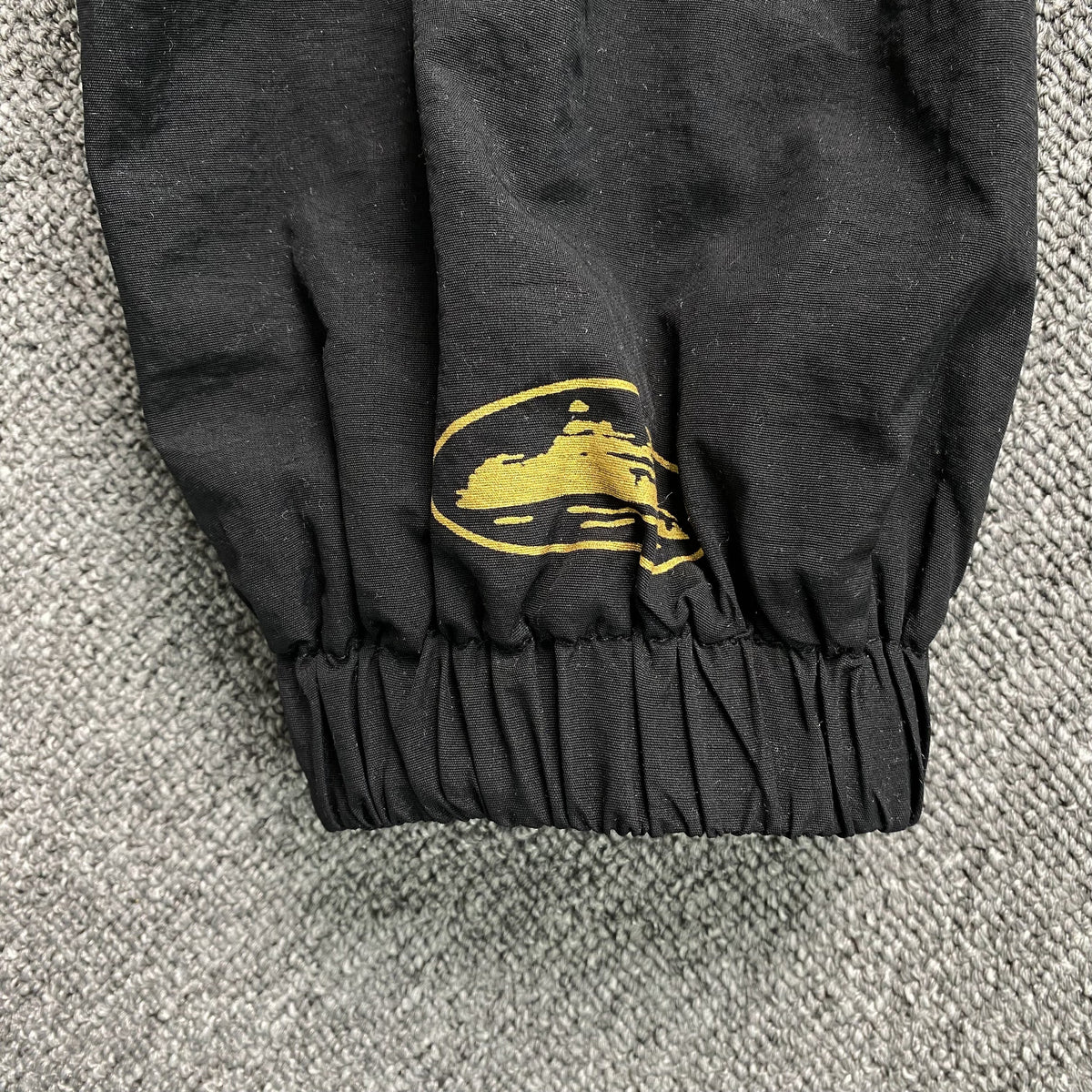 Campera Corteiz Brasil Olympic Shuku Negra
