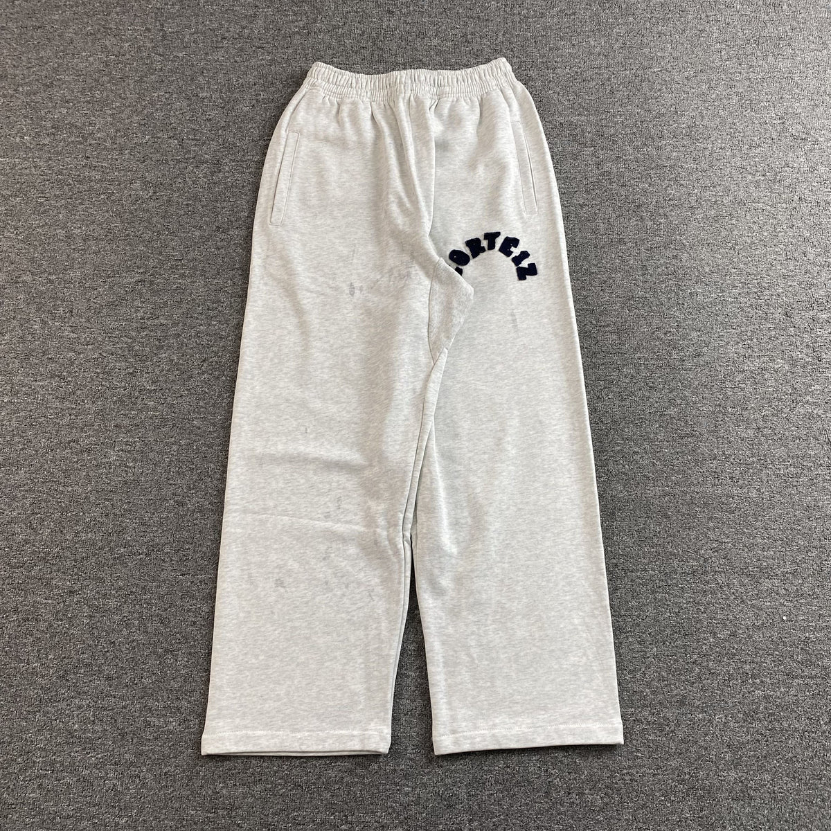 Pantalon Corteiz Colly Arch Open Hem Gris