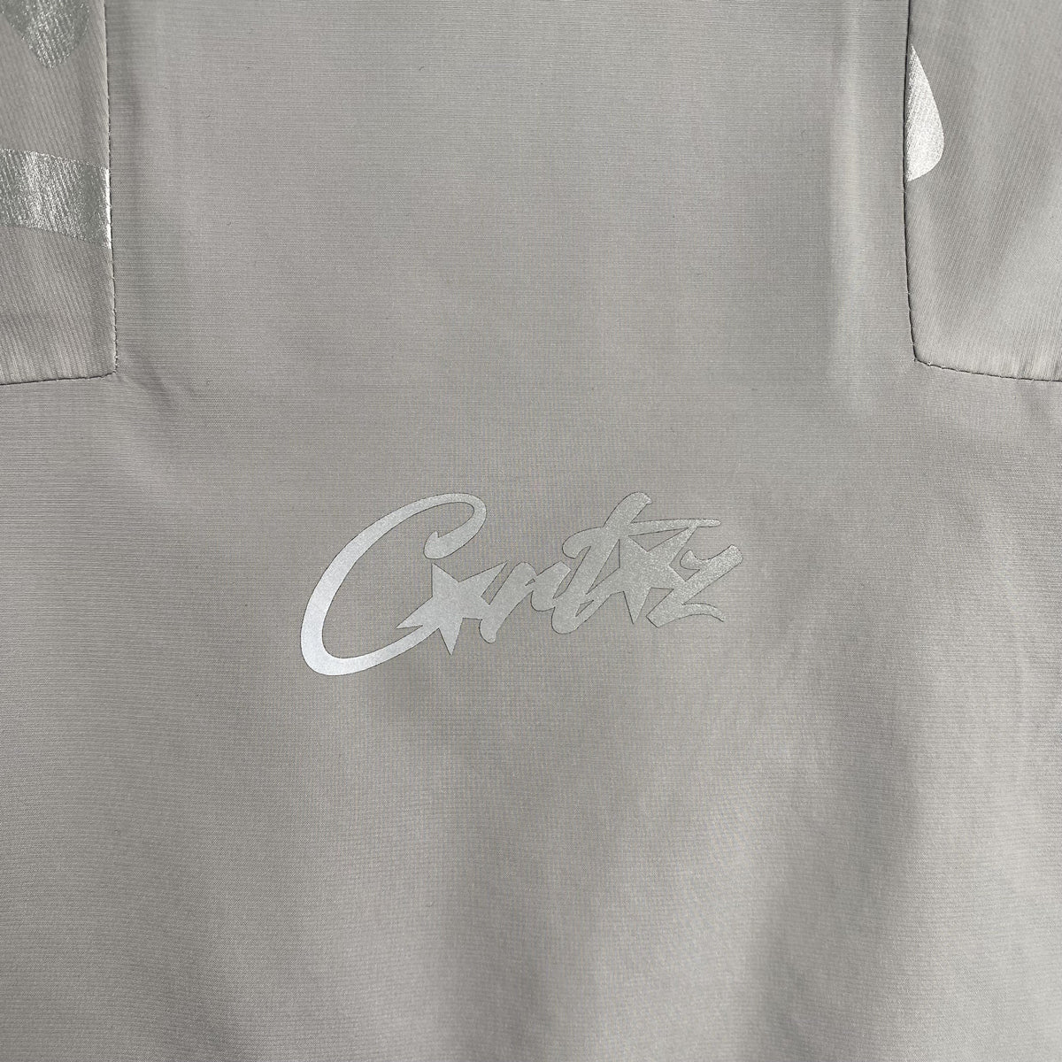 Campera Corteiz Elitework Waterproof Shell Gris