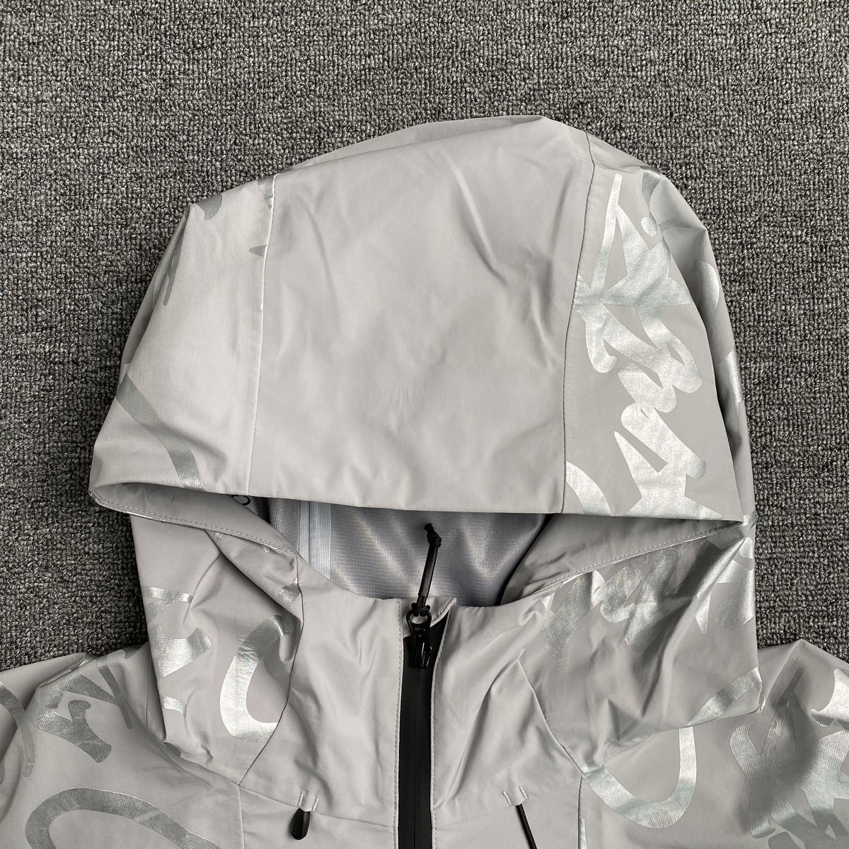 Campera Corteiz Elitework Waterproof Shell Gris