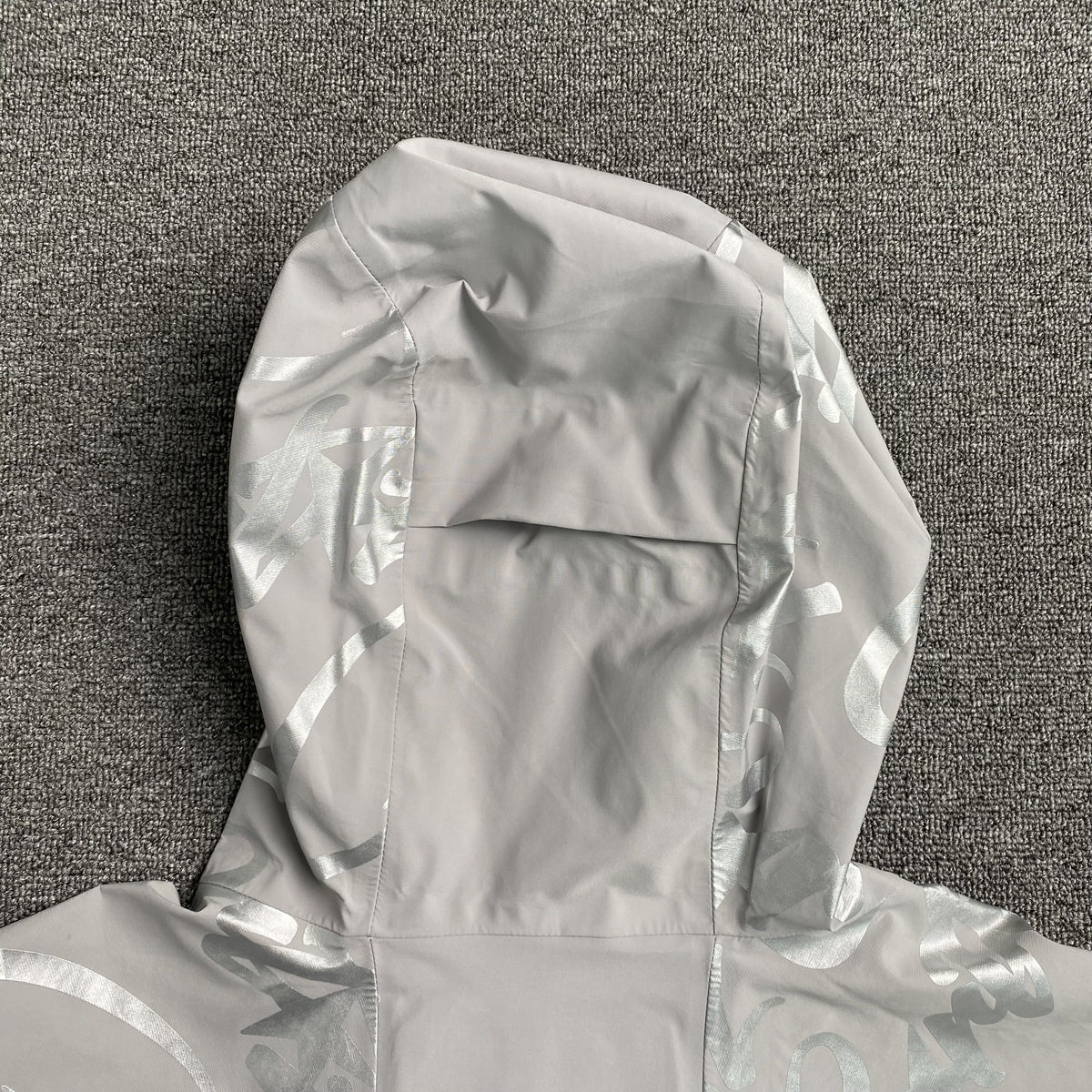 Campera Corteiz Elitework Waterproof Shell Gris