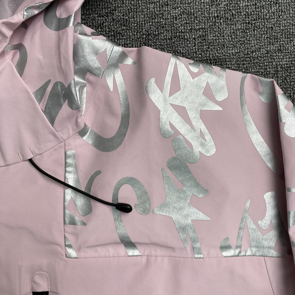 Campera Corteiz Elitework Waterproof Shell Rosa