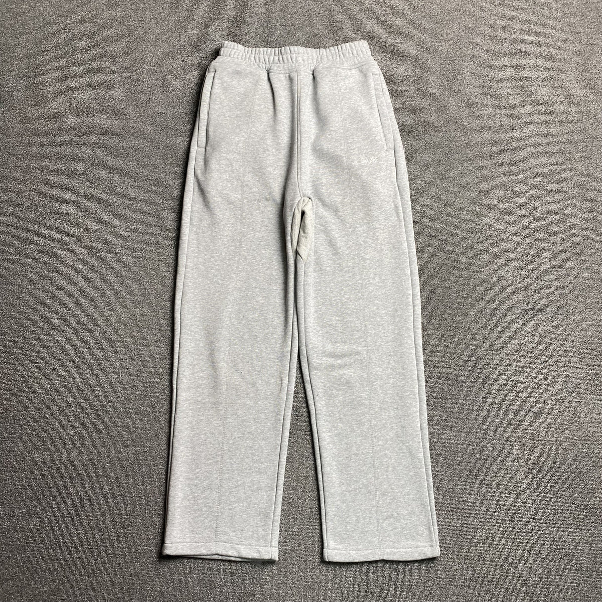 Pantalon Corteiz HMP Open Hem Gris