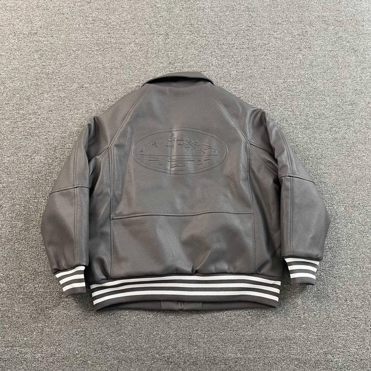 Campera Corteiz Da Skydive Cuero Gris