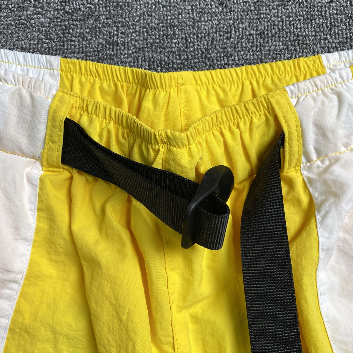 Shorts Corteiz Spring Amarillo