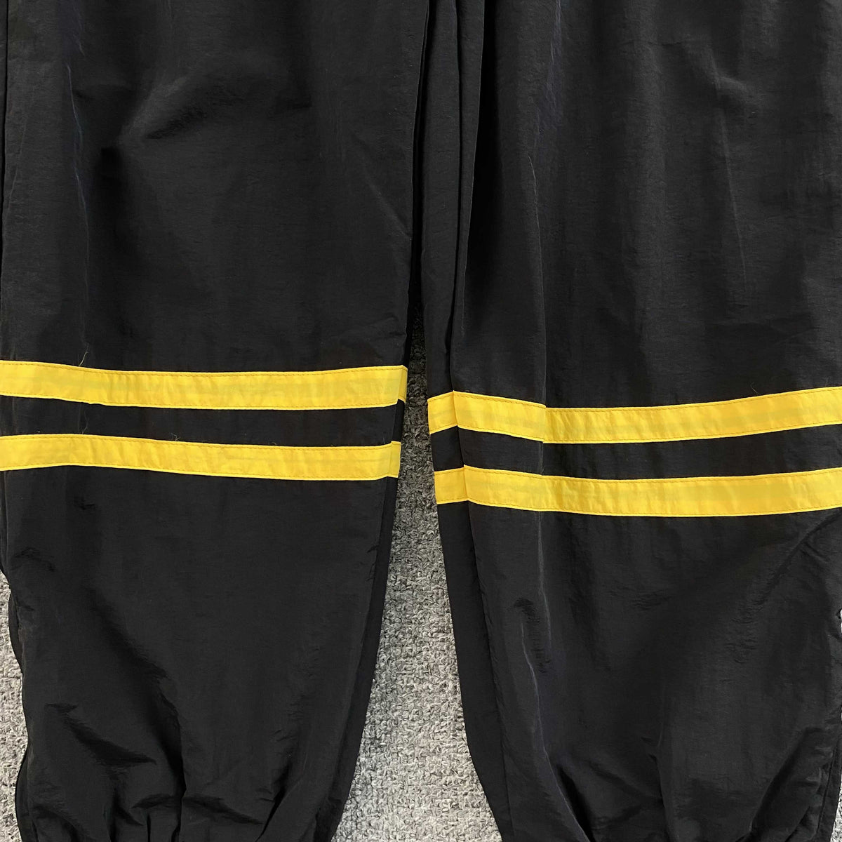 Pantalon Corteiz Sriped Litework Negro