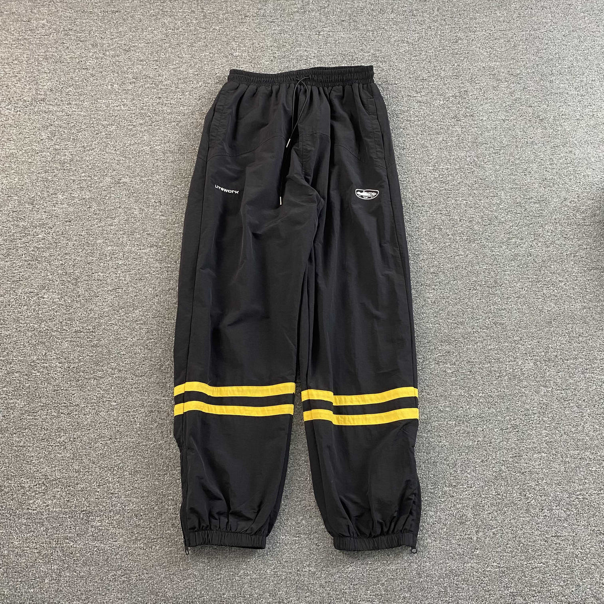 Pantalon Corteiz Sriped Litework Negro