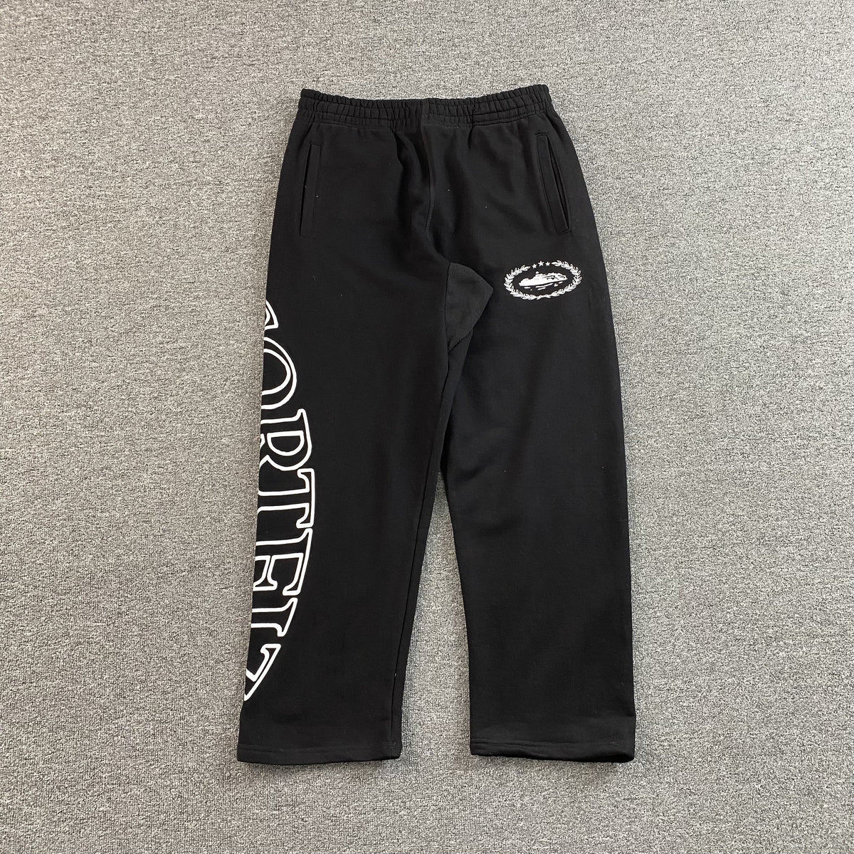Pantalon Corteiz Superior Royale Open Hem Negro
