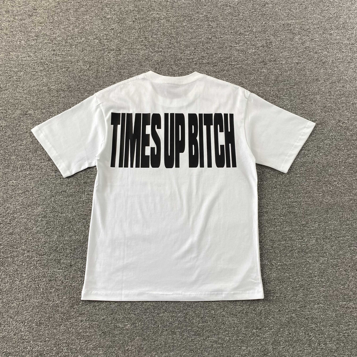 Remera Corteiz Timebomb Blanca